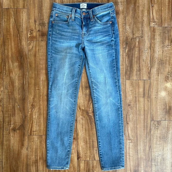 J CREW Women’s Reimagined 8” Toothpick Blue Distressed Denim Size‎ 25 - Picture 1 of 13